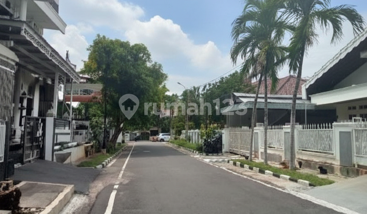 "Don't Wait Until Tomorrow... This Premium Location House with 515 m² Land in Central Jakarta Can Be Snatched Up by Smart Property Investors Faster Than You Can Blink." 2