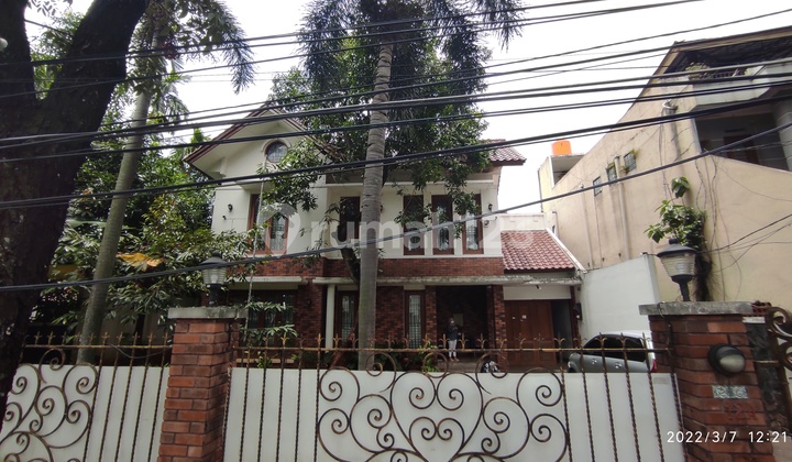 Rumah Nyaman 2 Lantai Kemang Selatan – 662 m², Minipool & Privasi Tinggi di Kawasan Premium Cipete