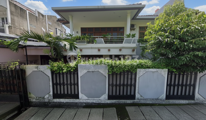 "Di Kebon Jeruk, Masalahnya Bukan Cari Rumah... Tapi Cari Rumah dengan Tanah Seluas Ini."