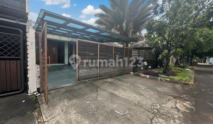 "Banyak orang nyesel karena telat tahu... 1 rumah cantik di Taman Aries ini bisa bikin Bapak Ibu untung sejak hari pertama balik nama."