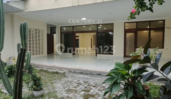 Disewa Rumah bisa untuk Kantor Parkir Mobil Luas di Kemang Jaksel 2