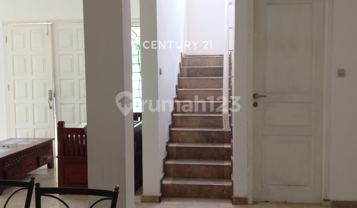 For Rent Semi Furnished Hook House Ready to Occupy in Pondok Indah 2