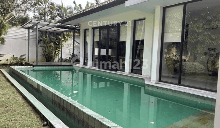 Dijual Cepat Rumah Luas di Cipete Selatan Ada Pool Musholah