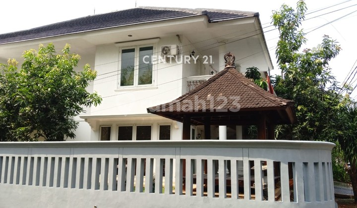 Disewa Rumah Hook Semi Furnished Siap Huni di Pondok Indah