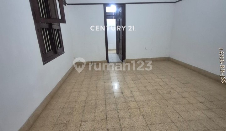 For Sale 1-Story House in Menteng, Central Jakarta 2