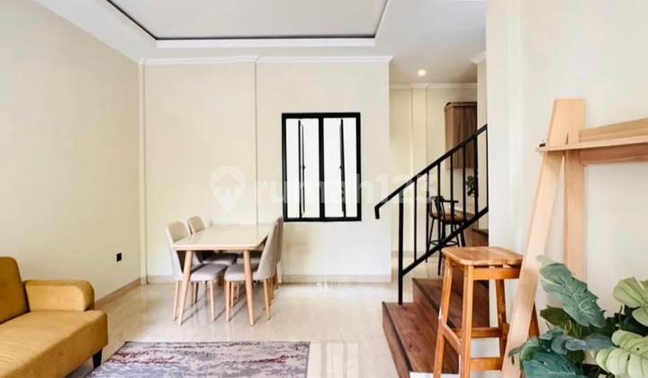 Rumah Cantik Siap Huni Posisii Hook dengan Hunian Nyaman dan Asri @Ciputat Timur, Tangerang Selatan
