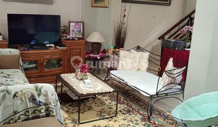 Rumah 2,5 Lantai Siap Huni dengan Hunian Nyaman dan Asri @Bintaro.