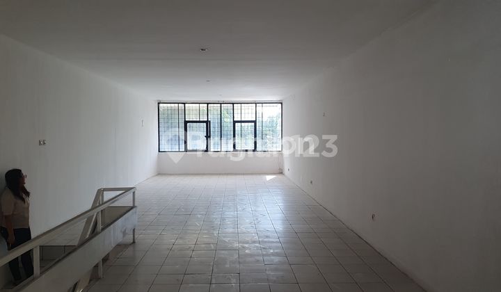 GREEN GARDEN 3-story Shophouse on Jl Panjang 2