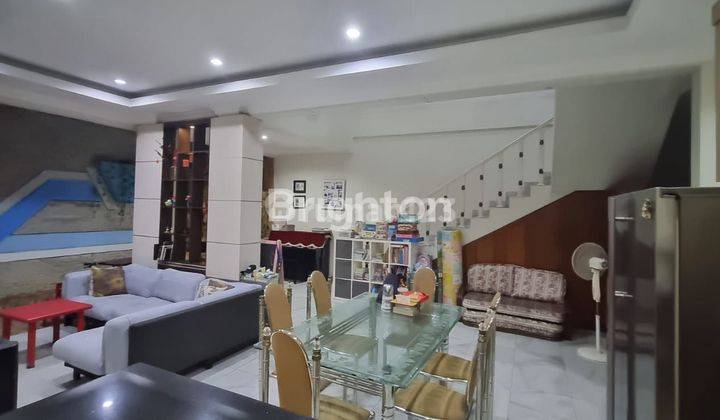 Rumah 300m² intercon kebon jeruk 1