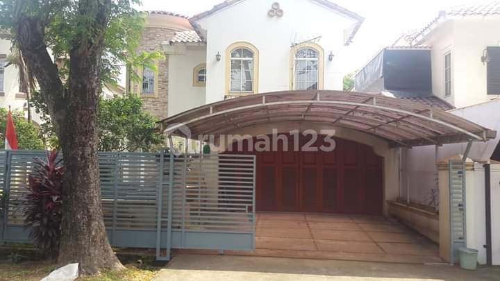 Rumah mewah 2 lantai siap huni di Lippo Karawaci Utara