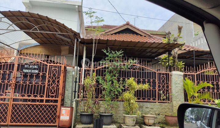 Rumah siap huni semi furnished dekat Alun alun, Tangerang Kota,  1