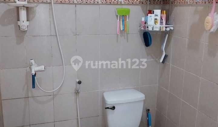 Rumah Bagus Free kitchen set dan AC  SHM Taman Royal 3, Tangerang 2