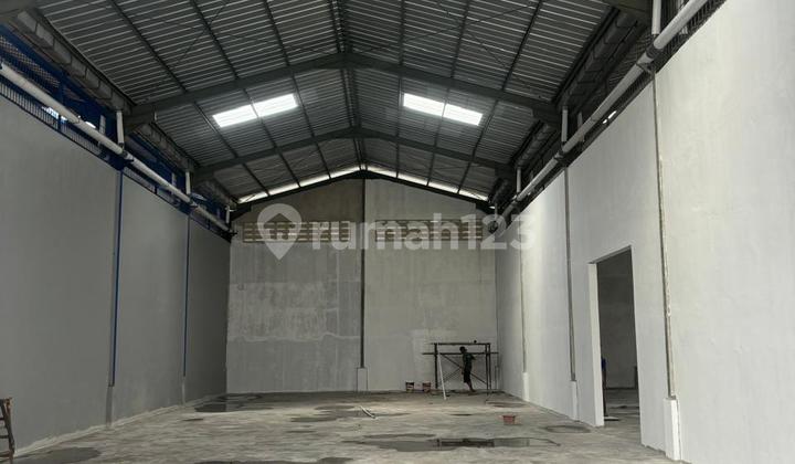 For Rent Fast Nice Warehouse 300 m2, 2 units available. Periuk, Tangerang