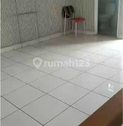 For sale: 2-story Graha Raya shop house ready for use, next to Indomaret. 2