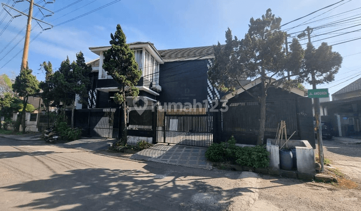 Rumah Bagus Semi Furnished di Komplek Pasadena Bandung 1