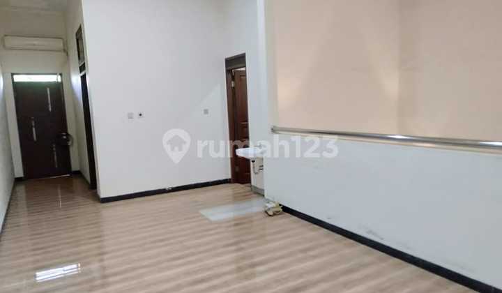 Rumah Mainroad Sumbersari Bisa Dipakai Untuk Usaha 2