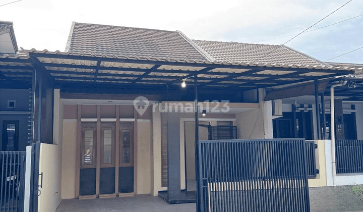 Rumah Murah Asri di Taman Holis Indah, Bandung 1