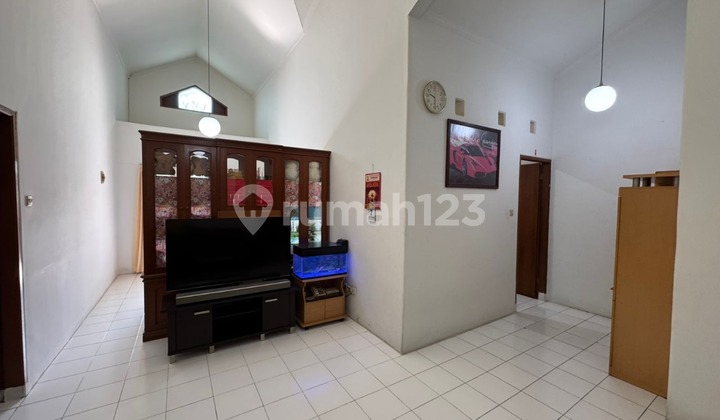 Ready-to-Occupy Semi-Furnished SHM House in Taman Holis Indah, Bandung 2