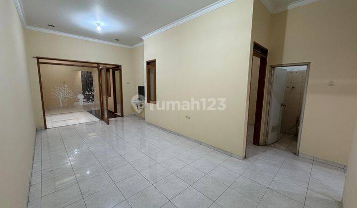 Rumah Murah Asri di Taman Holis Indah, Bandung 2