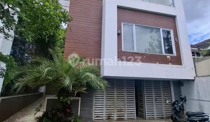 Rumah Siap Huni Semi Furnished di Setiabudi, Bandung