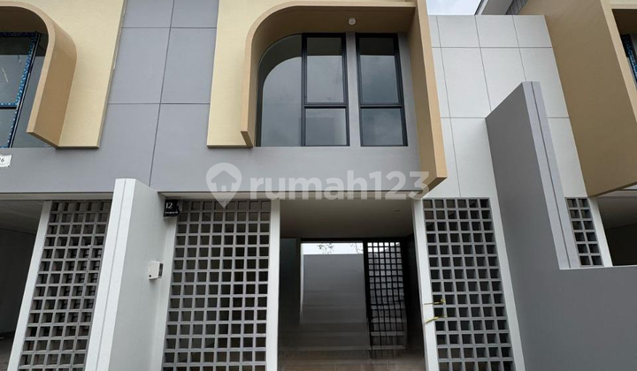 Rumah Bagus 2 Lantai di Podomoro Park, Buah Batu Bandung Kota 