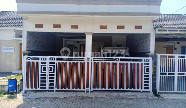 For Sale Well-Maintained Minimalist House in Soreang, Bandung