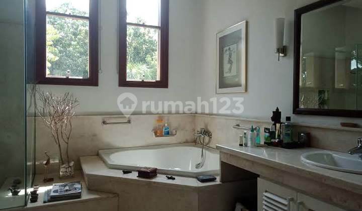 Good Semi-Furnished House with SHM in Ciumbuleuit, Bandung 2