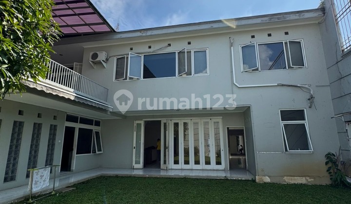 Rumah Lux Unfurnished di Maindroad Setiabudi, Bandung 2