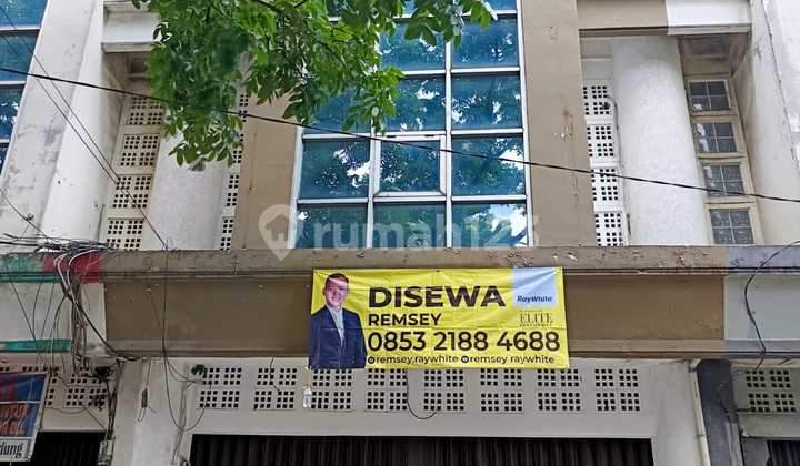 Strategic Ready-to-Use Good Shop House in Kopo, Bandung Strategic Ready-to-Use Good Shop House in Kopo, Bandung