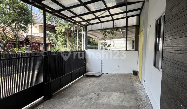 Well-Maintained Nice House in Riau Wing, Bandung City 2