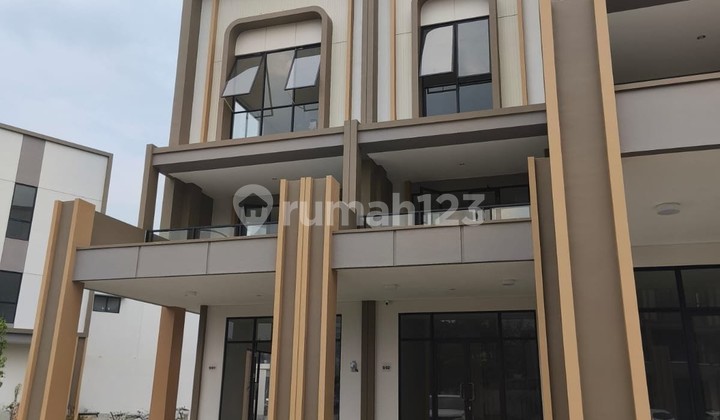 Ruko 3 Lantai Strategis Dekat Rumah Sakit Dan Area Bisnis Gading Serpong