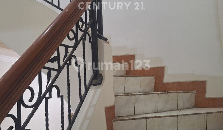 2-Story House in Taman Surya 5 Near Pasar Laris Already Renovated 2