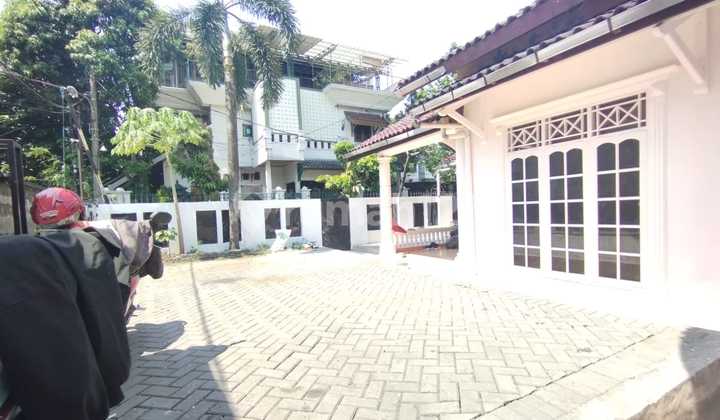 Dikontrak/Di Jual Rumah Hoek di Perumahan Villa Kota Bogor