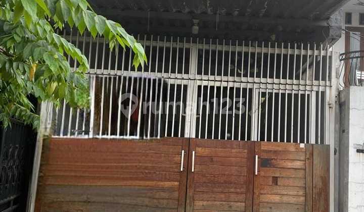 Dijual Rumah Rapih Di Lokasi Strategis Di Rawamangun Dijual Rumah Rapih Di Lokasi Strategis Di Rawamangun