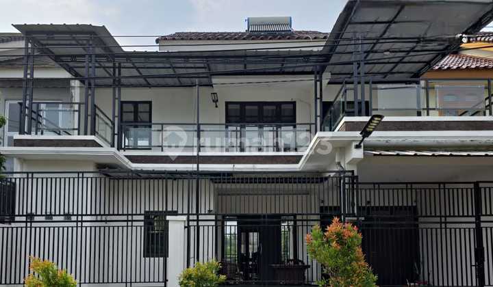 Dijual rumah renovasi dan ruang kantor di Depok
