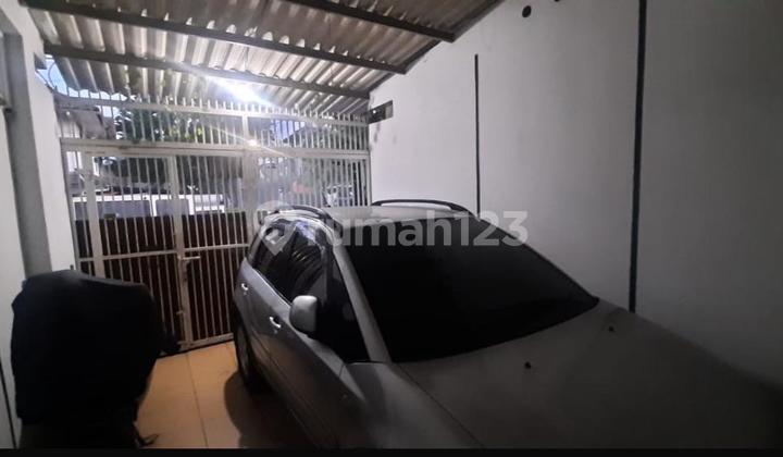 For Sale: Neat House in a Strategic Location in Rawamangun 2