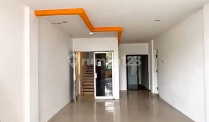 Disewakan Ruko Gandeng 3 LT di Kapuk Kamal Jakarta Barat Disewakan Ruko Gandeng 3 LT di Kapuk Kamal Jakarta Barat