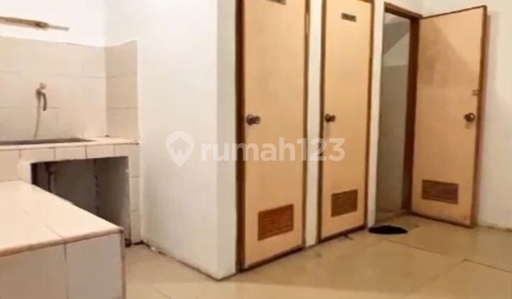 For Rent, 3-Storey Attached Shop House in Kapuk Kamal, West Jakarta 2