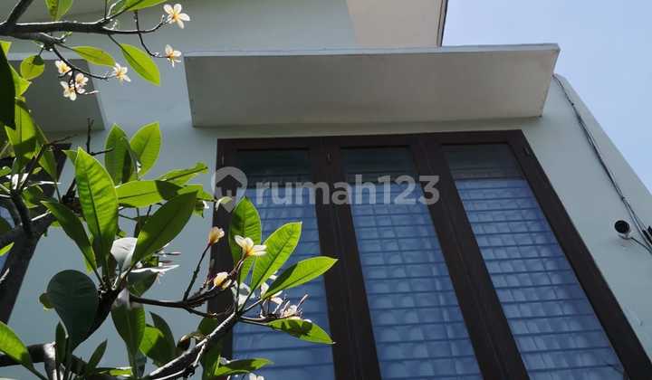 For Sale Nice 3-Story House in Rawamangun, East Jakarta 2