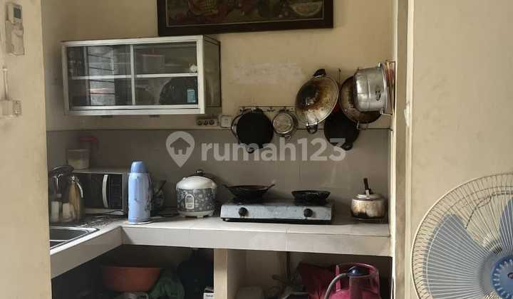 Dijual rumah renovasi dan ruang kantor di Depok