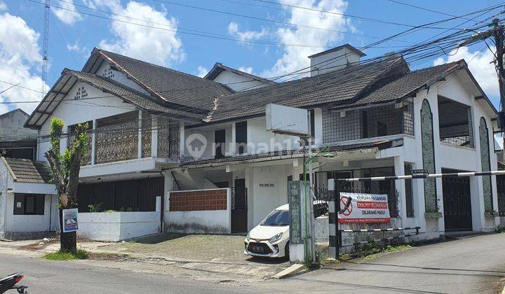 Rumah kost2 an tempat usaha sangat strategis Rumah 2