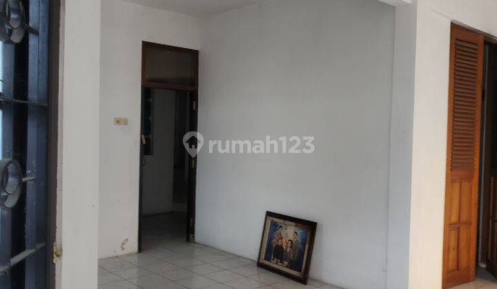 Rumah kost2 an tempat usaha sangat strategis Rumah 5