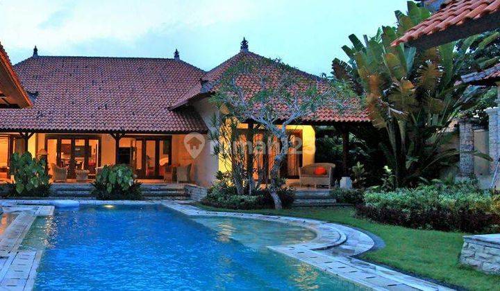 For Lease 4 BR Spacious Villa At Taman Mumbul 1