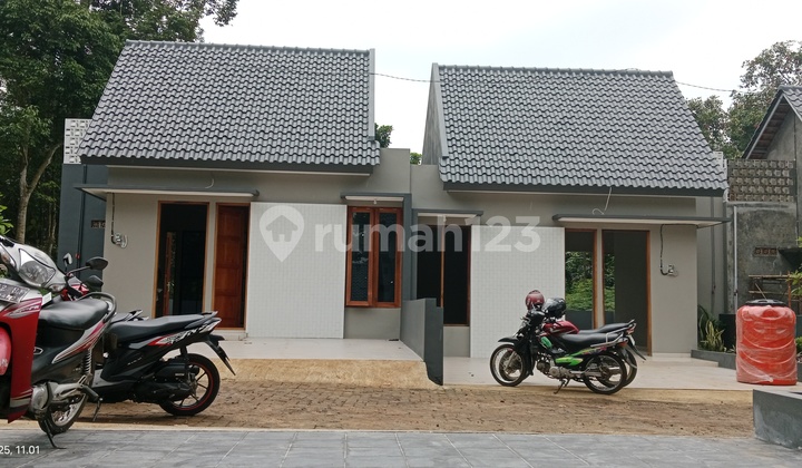 Nice House Eligible for Mortgage Near Unnes Campus in Patemon 2