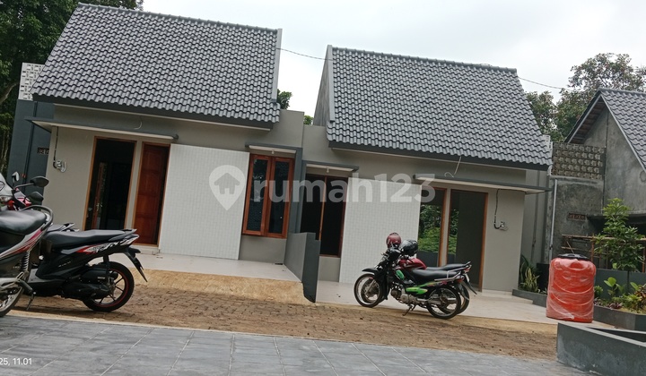 Nice House Eligible for Mortgage Near Unnes Campus in Patemon 1