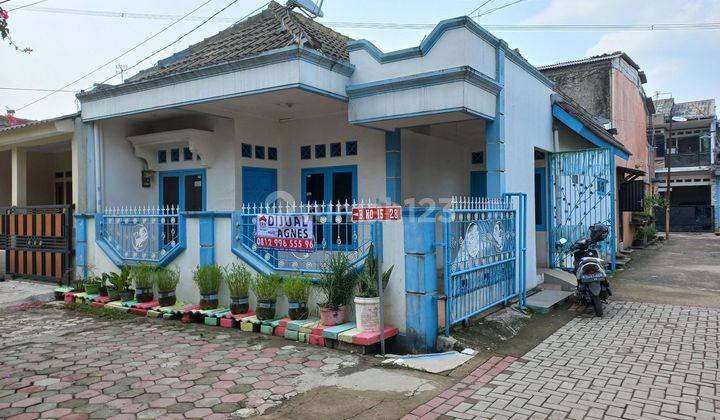 Rumah Hook SHM di Perum Griya Cibinong Indah 1