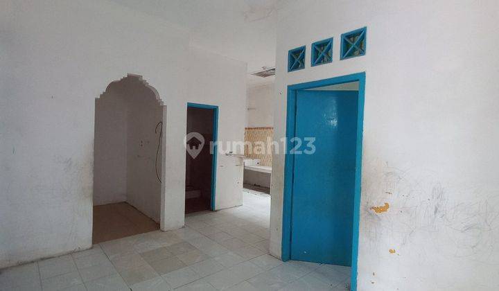 ruang keluarga rumah hook shm di perum