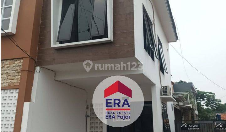 Rumah 2 Lantai Depan Sekolahan Cocok Untuk Usaha di Jaktim 1