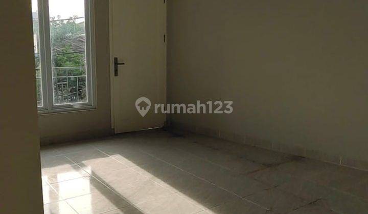 Rumah 2 lantai Taman royal 1 cipondoh tangerang 6