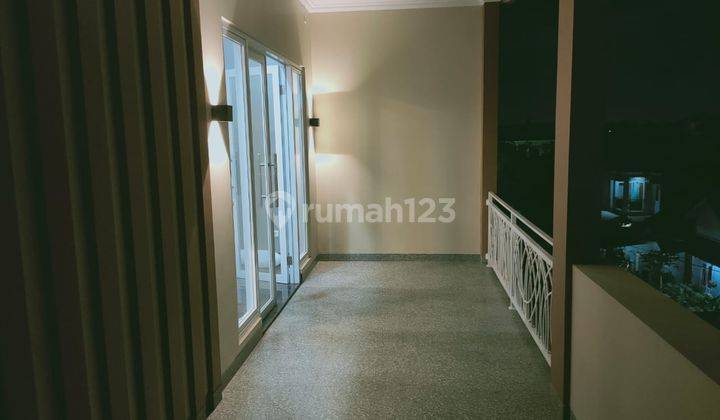 Rumah 3 lantai taman royal tangerang 1